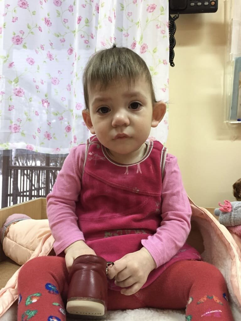 Василина в доме ребенка. Вторая встреча с будущими родителями. Фото: из личного архива.