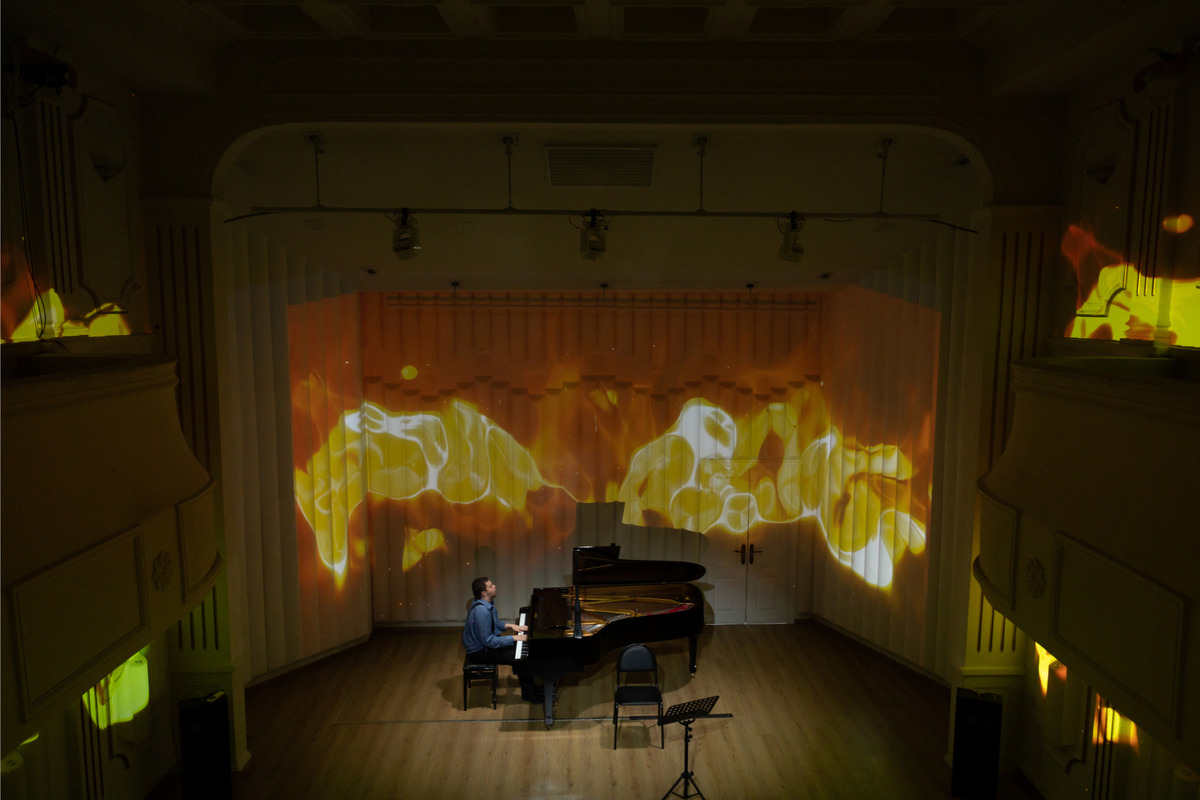 Пианист и композитор Евгений Николаев