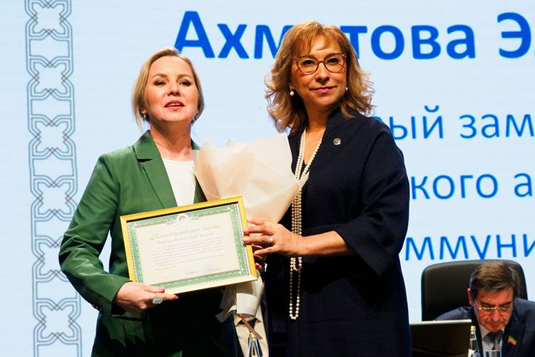    Заместителя руководителя республиканского агентства «Татмедиа» Эльвиру Ахметову назначили новым начальником управления загса Татарстана.   
Фото: «БИЗНЕС Online»