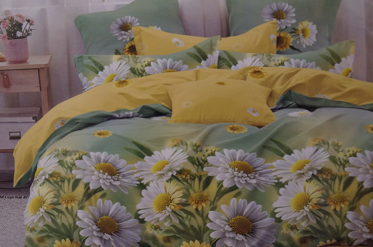 В комплекте ; пододеяльник 150 х 215 см , простыня 150 х 215 см , плюс две наволочки 70 х 70 см 