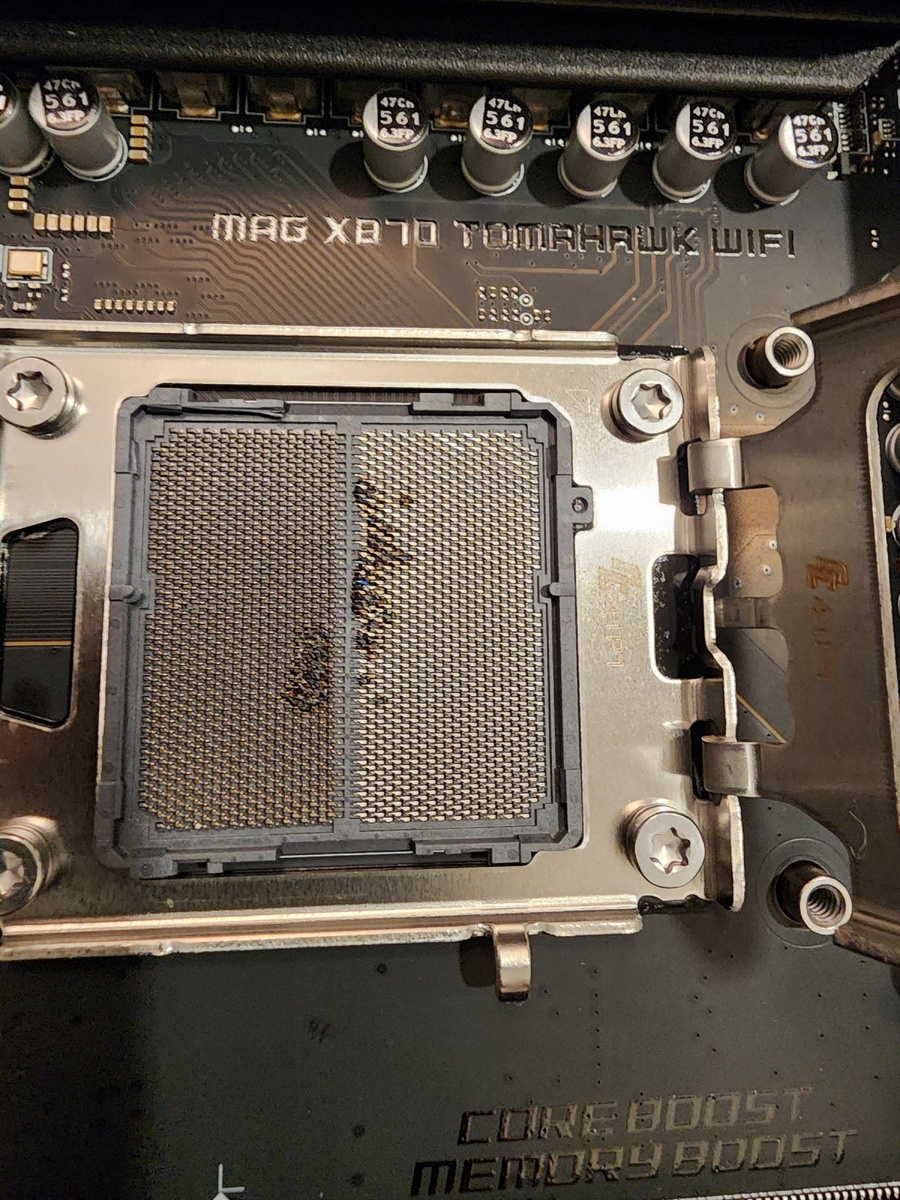    Не опять, а снова? AMD Ryzen 7 9800X3D «выгорел» вместе с сокетом [ФОТО]
