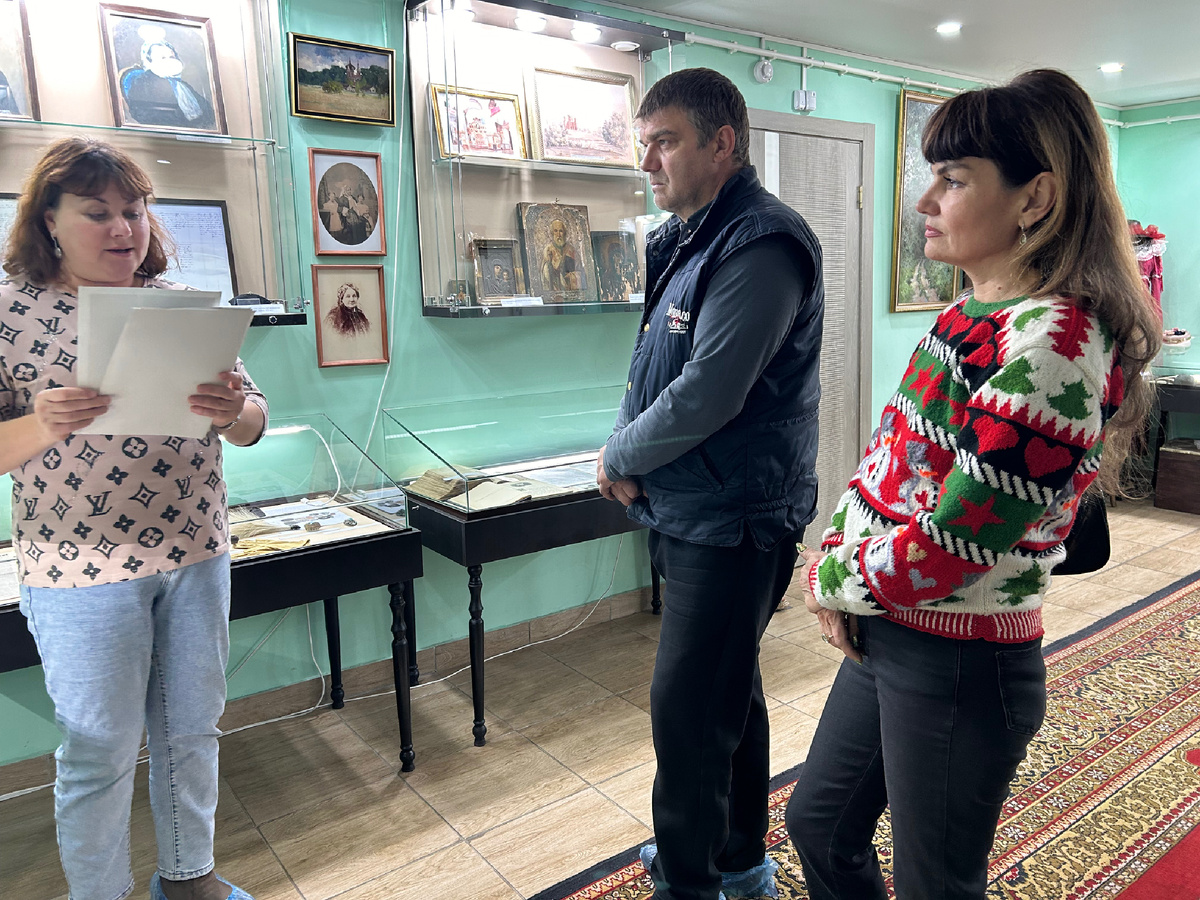 Провожу экскурсию 