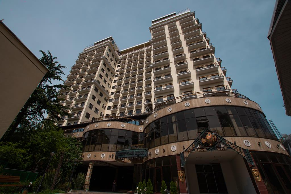 Фото ЖК Корона, Адлер. Листайте.