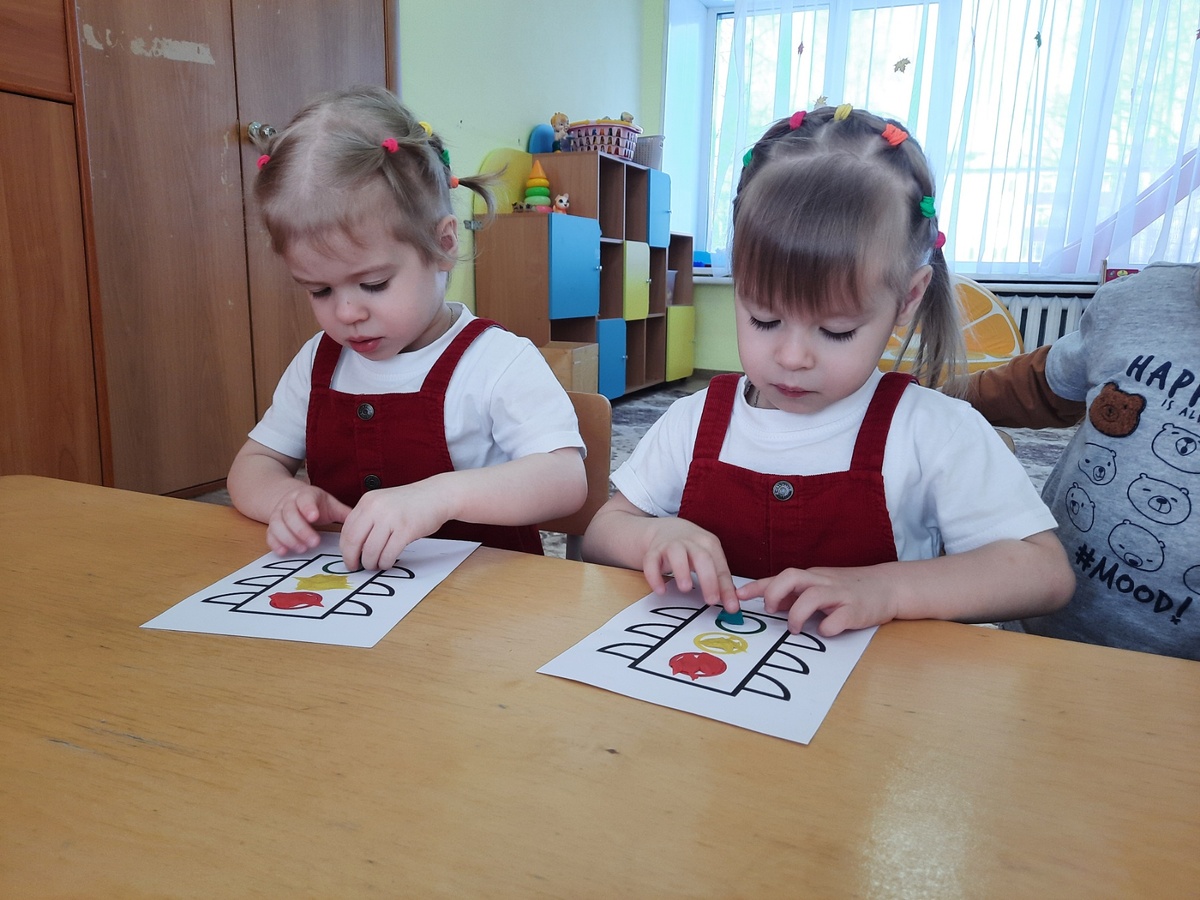 Аппликация "Светофор" 🚦 с пластилином