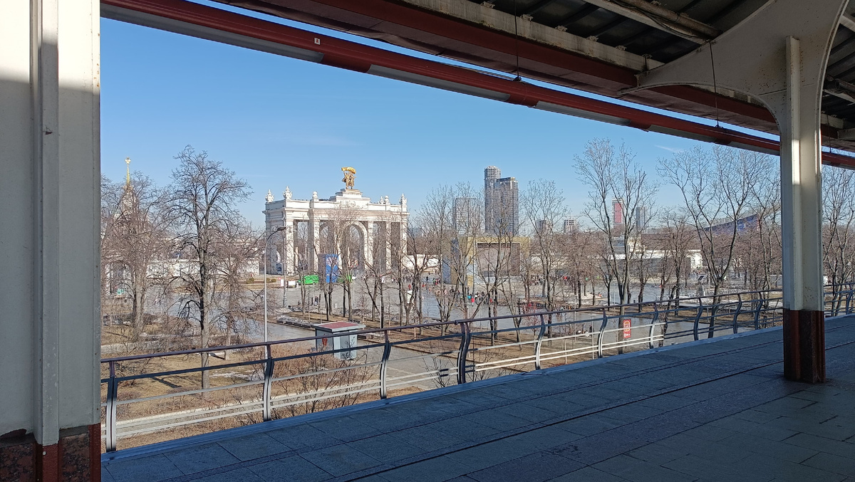 С посадочной площадки виден ВДНХ