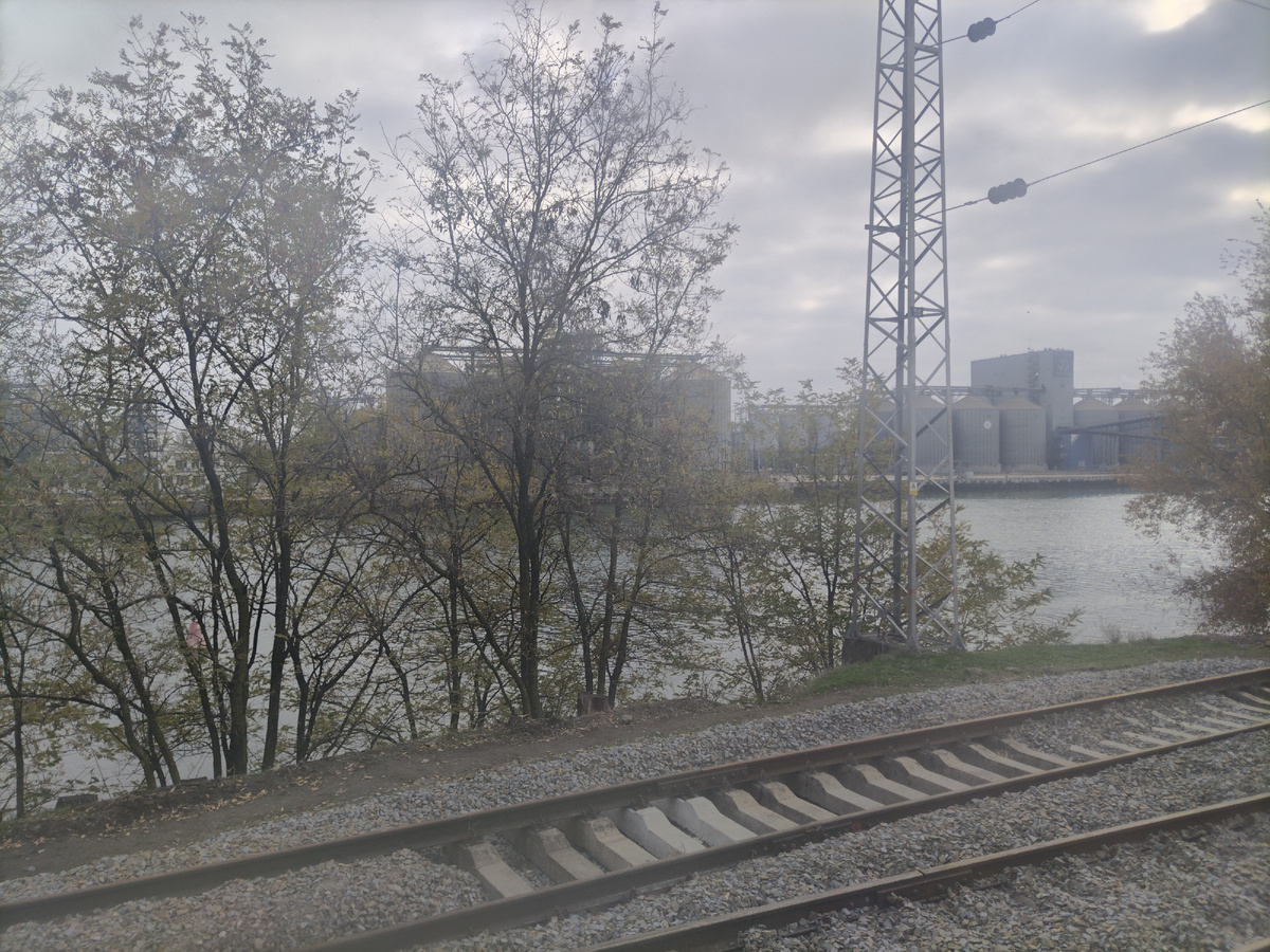 Вид из окна. Стоим там же где и в прошлом перестое 