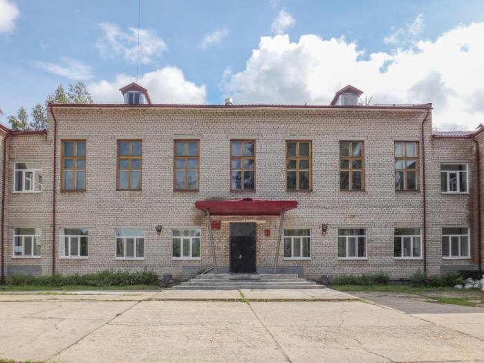 Школу в Тверской области оградили от недобросовестного подрядчика