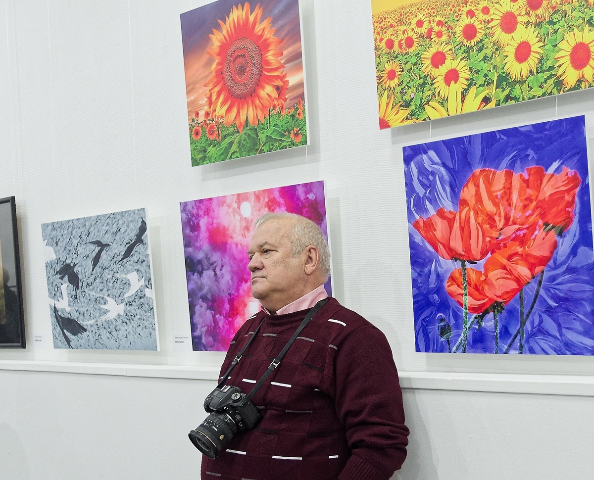Александр Копалов на открытии фотовыставки  «Новосибирская творческая фотография: традиции и новаторство», 2024 г.