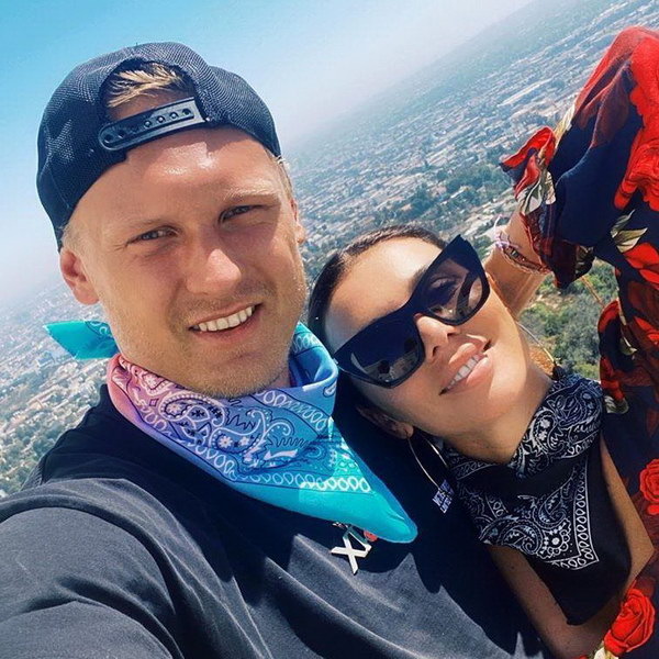     Анна Седокова помирилась с мужем