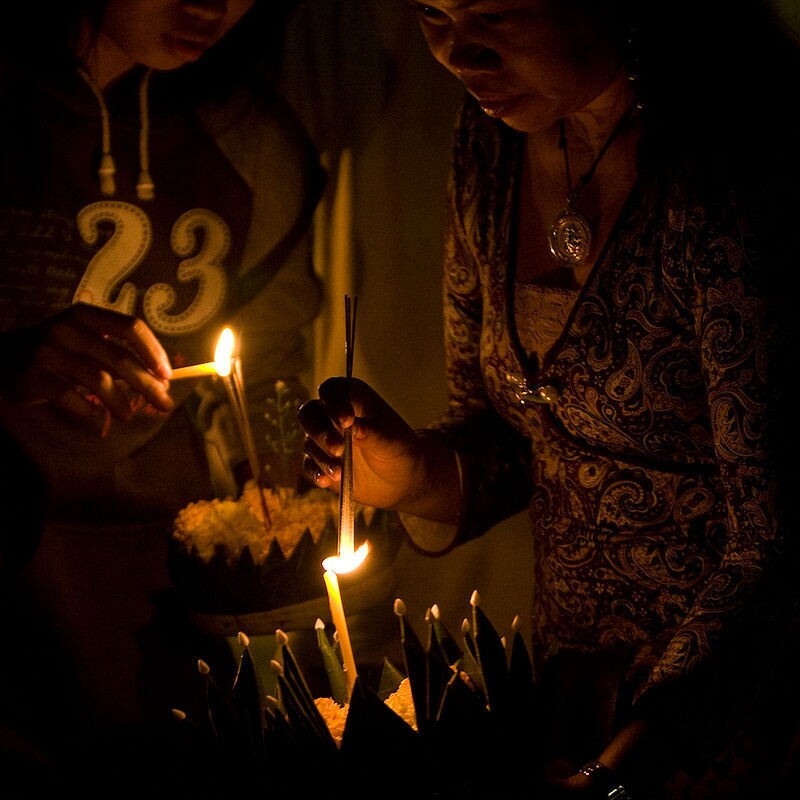    Когда тайцы зажигают огни на воде и в небе: 14 ярких снимков с фестиваля Лойкратхонг