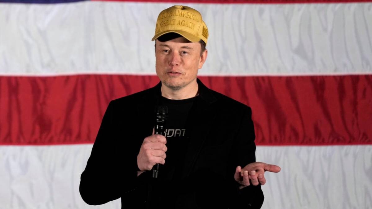    Предприниматель Илон Маск выступает в поддержку Дональда Трампа в Пенсильвании / Фото: AP / TAСС