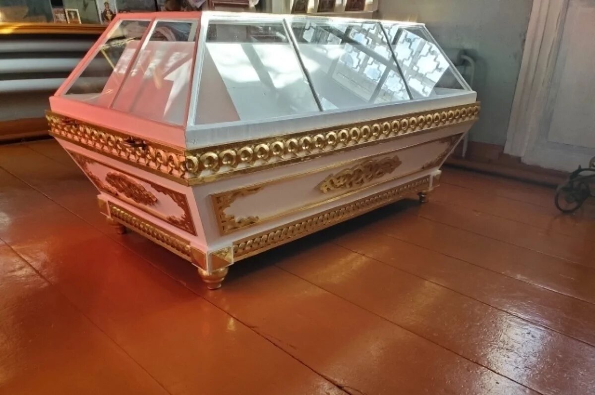    Для удмуртского храма в селе Удугучин отреставрировали старинную гробницу