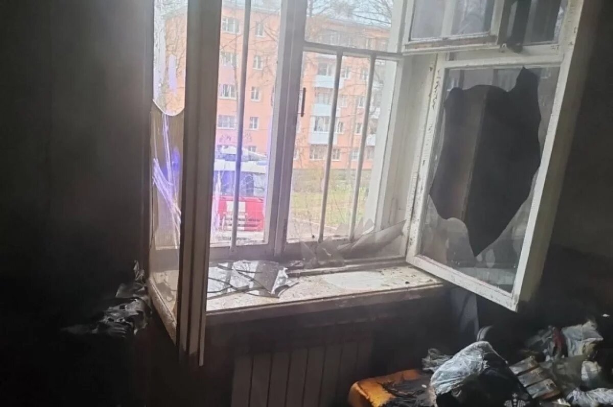    Пожарные спасли 11 человек из горящей пятиэтажки в Нижнем Новгороде