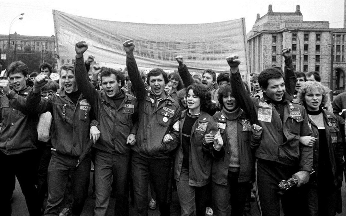 «Линейный студенческий отряд» (ЛСО). СССР 1970-ые гг. Источник фото: https://ar.culture.ru/