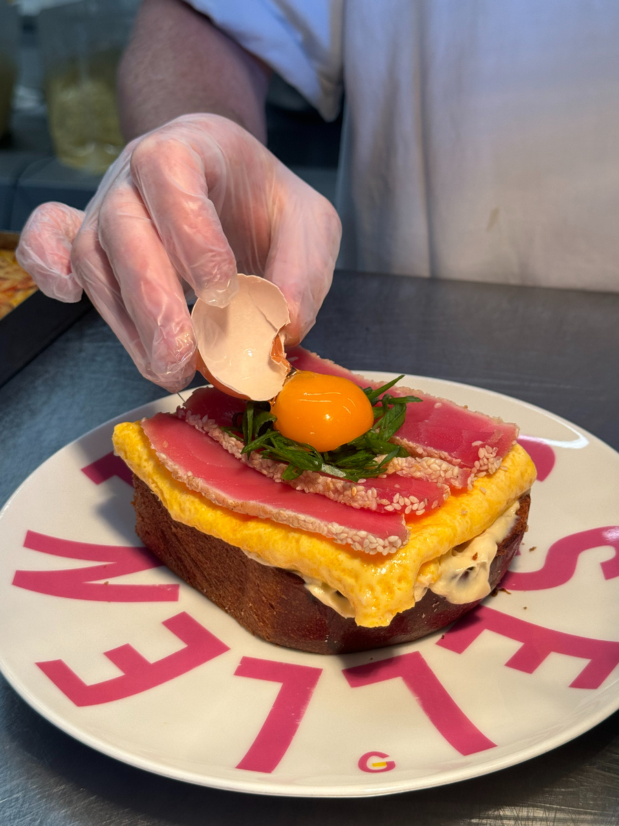 Финальный аккорд — наше любимое яйцо! А что же ещё?