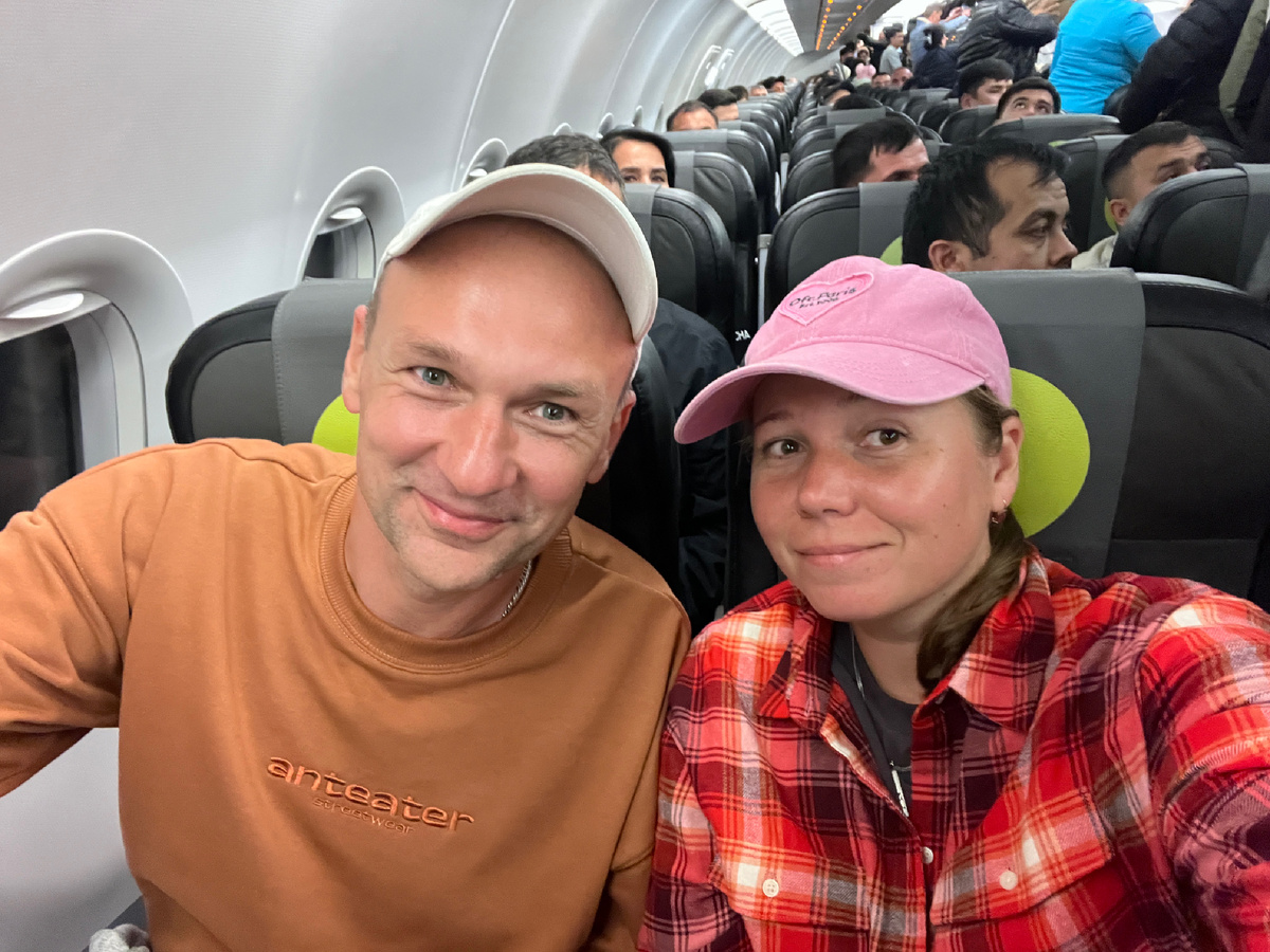 После бессонной ночи ожидания в узбекском аэропорту. Октябрь, 2024