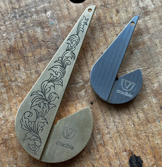 Бронзовый стоит 197 американских рублей, а стальной - 113.