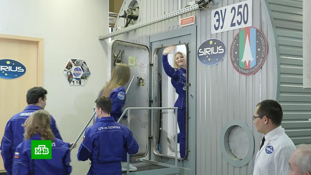    Шестеро добровольцев начали имитацию годового полета на Луну