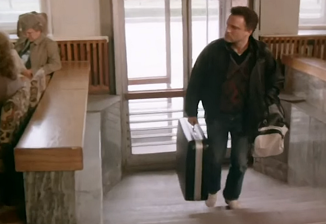 Офицер прибыл в гостиницу