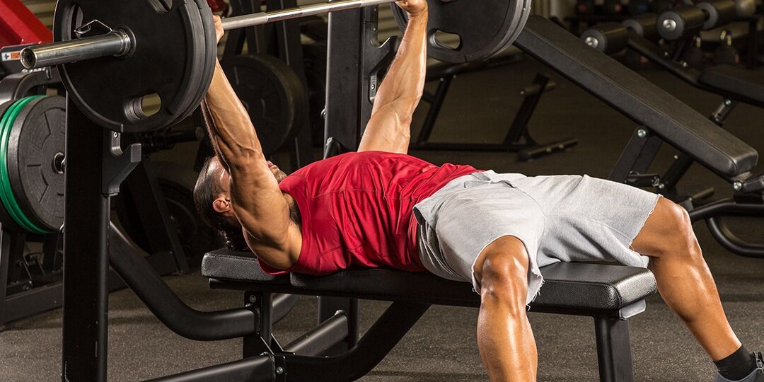 Как правильно делать жим лёжа
