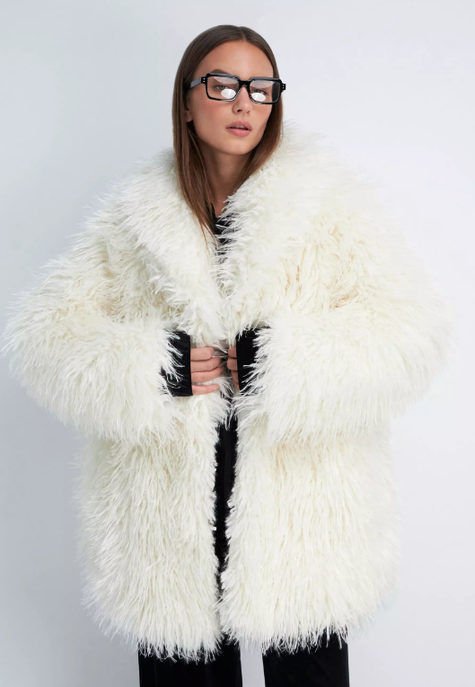 Шуба из эко-меха 