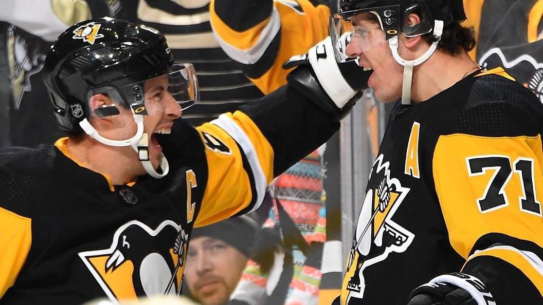    Сидни Кросби и Евгений Малкин - главные звезды "Пингвинов".