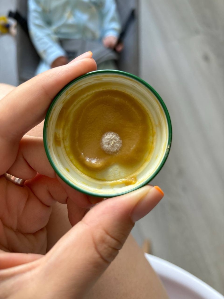 Вот что было под баночкой 