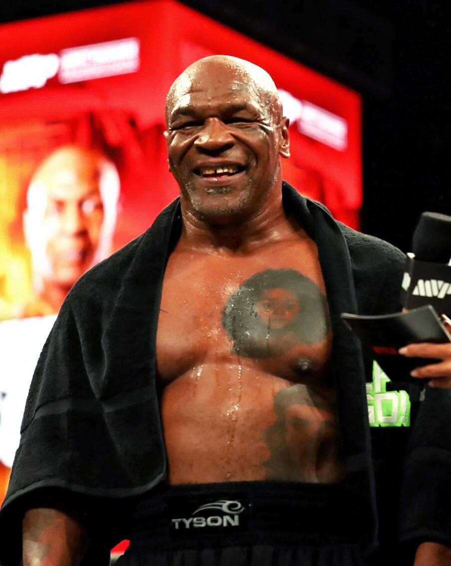    Майк Тайсон в приличной форме перед боемAFP