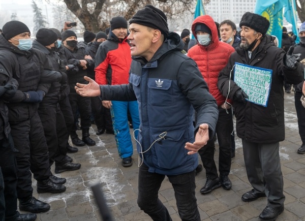 Фото: Участники митинга в День независимости Казахстана на площади Республики в Алма-Ате/РИА «Новости»