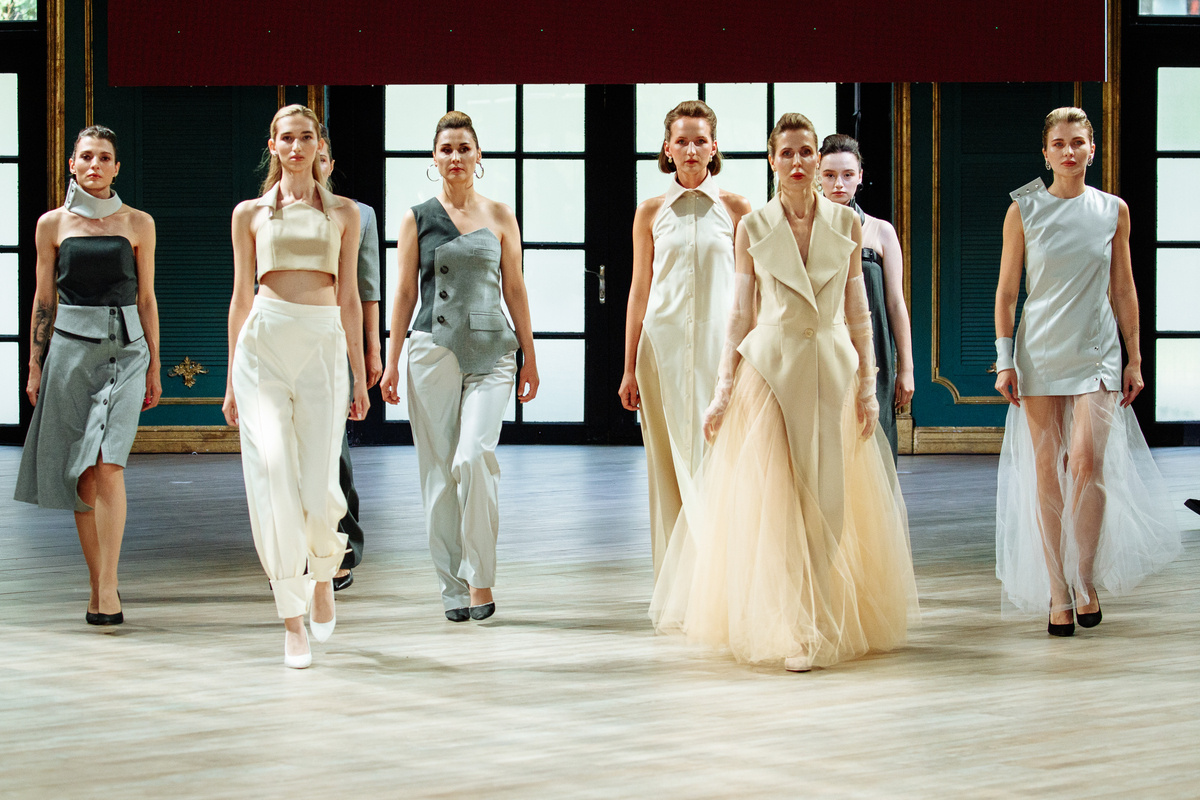 Выпускница 2024 года. Дизайнер Титовец Валентина. Коллекция "Деконструкция". 