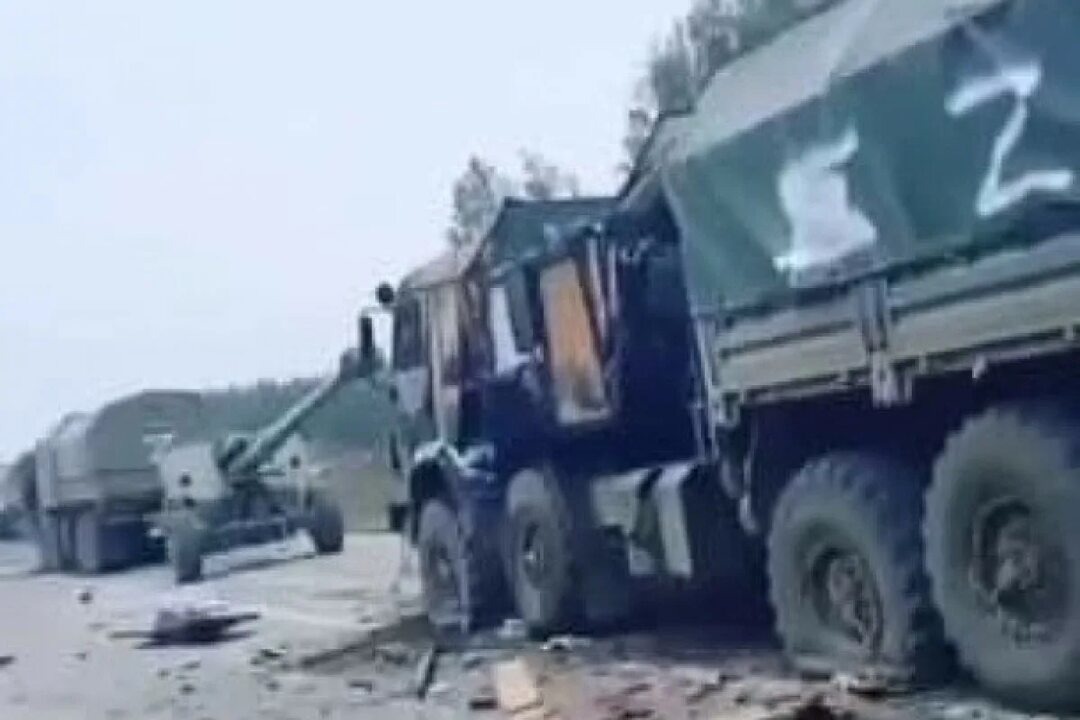 Разбитая хаймарсами колонна. Фото в открытом доступе.