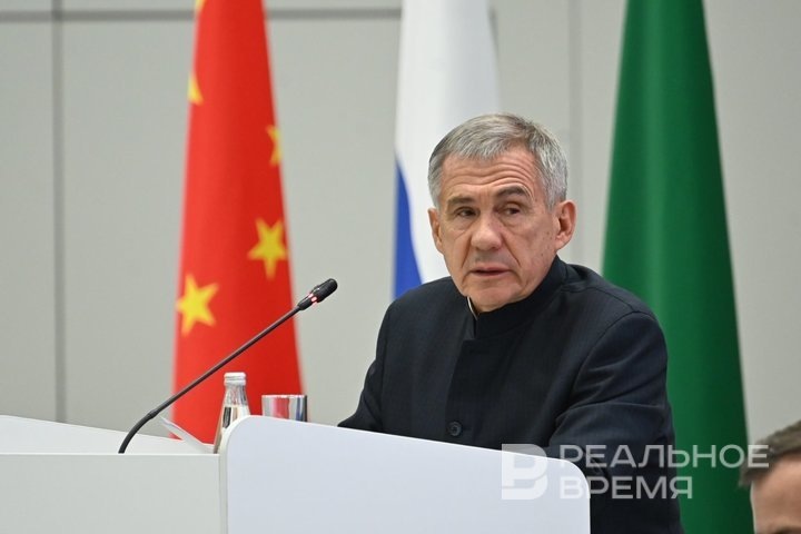 Рустам Минниханов выступил на форуме «РЕБУС». Фото: Динар Фатыхов