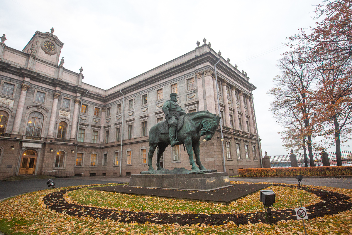 Памятник Александру III. Санкт-Петербург. Фото автора статьи 