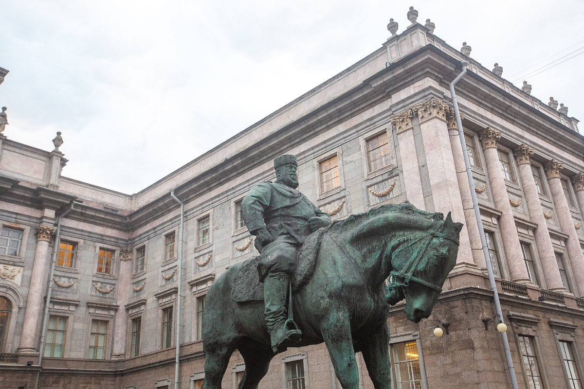 Памятник Александру III. Санкт-Петербург. Фото автора статьи  