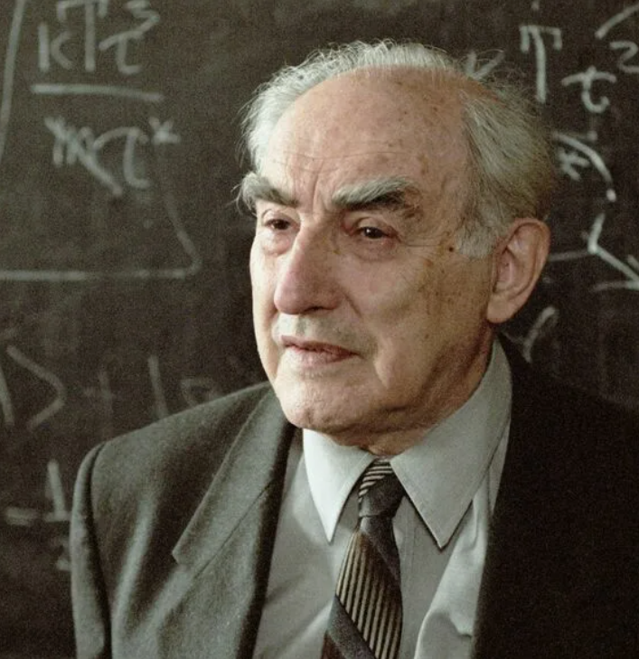 Академик В.Л.Гинзбург (1916-2009). Физик-теоретик, доктор физико-математических наук, профессор. Академик АН СССР. Источник - https://ria.ru/20091109/192615057.html