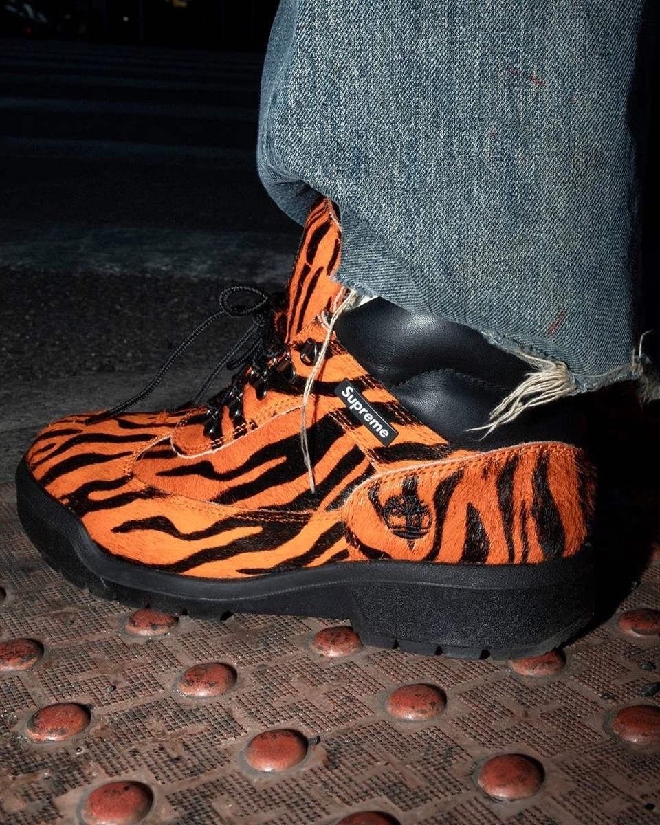 Supreme и Timberland представили коллекцию F/W 2024: ботинки Field в уникальных расцветках 