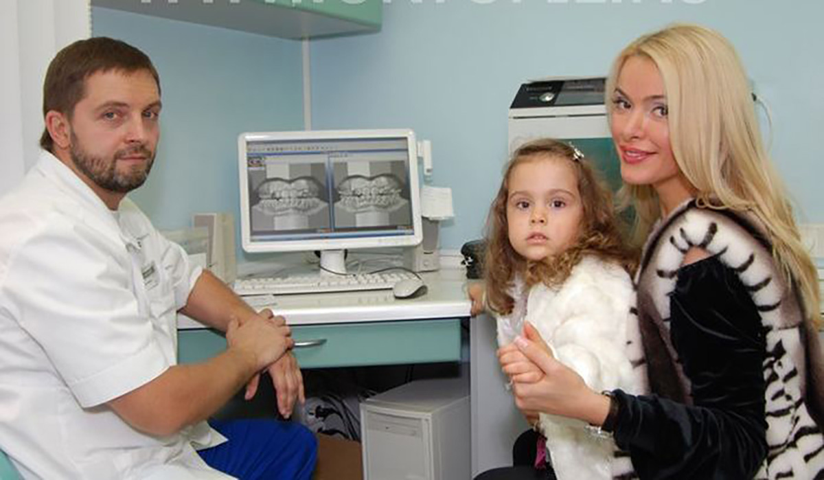 Руководитель проекта "Орто-Артель" стоматолог-ортодонт Филатов Роман Владимирович.