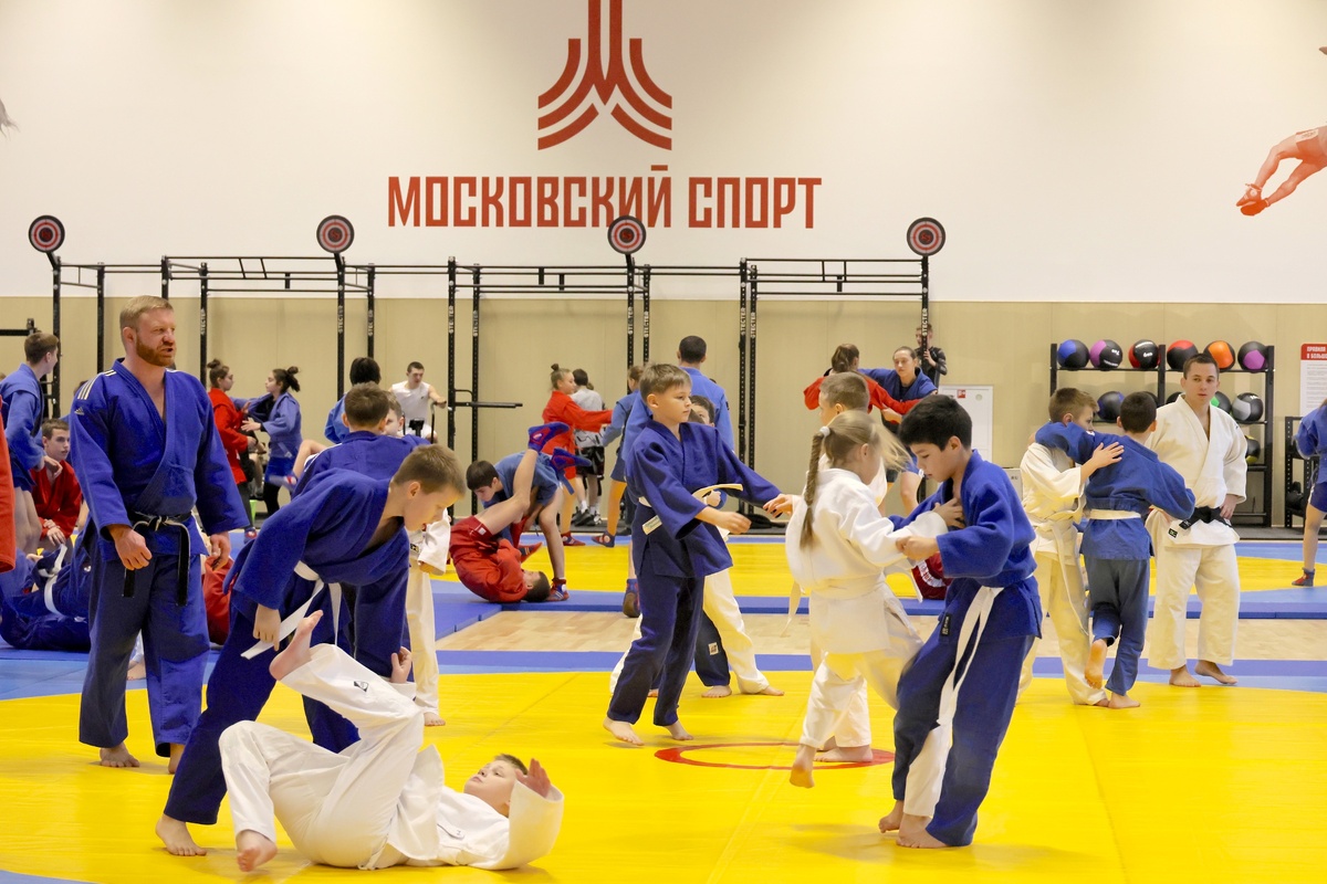  📷 📷 📷 📷 📷 📷 📷 📷 📷 📷   Сергей Собянин открыл обновленный спортивный комплекс "Самбо-70"