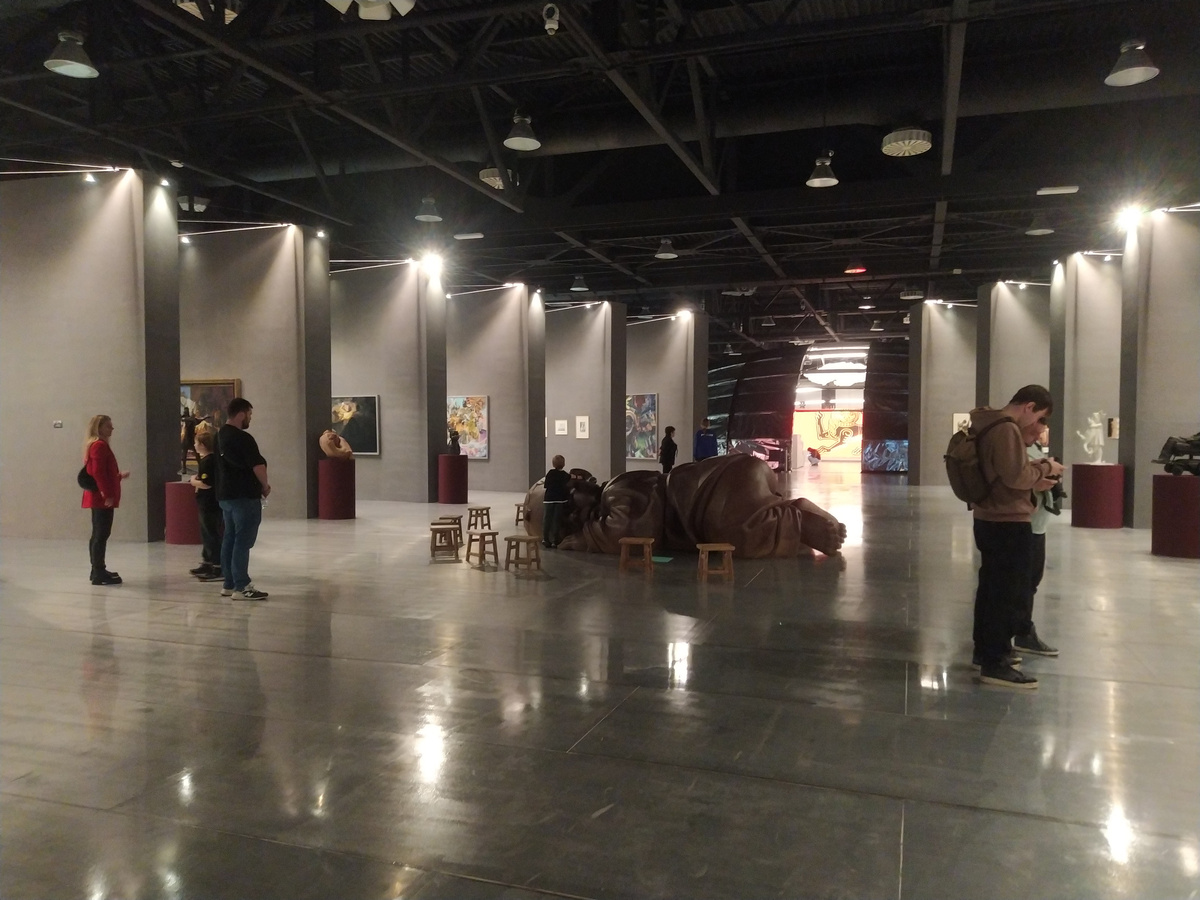 Работы художников БРИКС на выставке "Наследие для будущего" в Национальном центре "Россия"