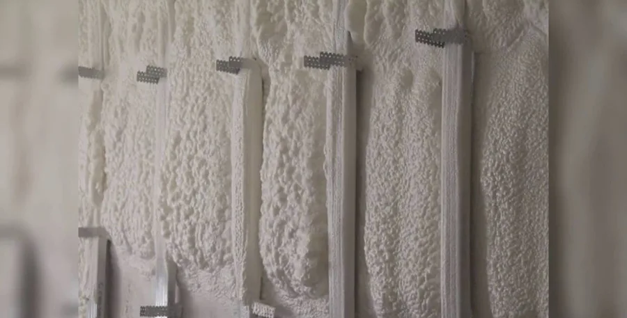 Напыление на стену пенополиуретана 