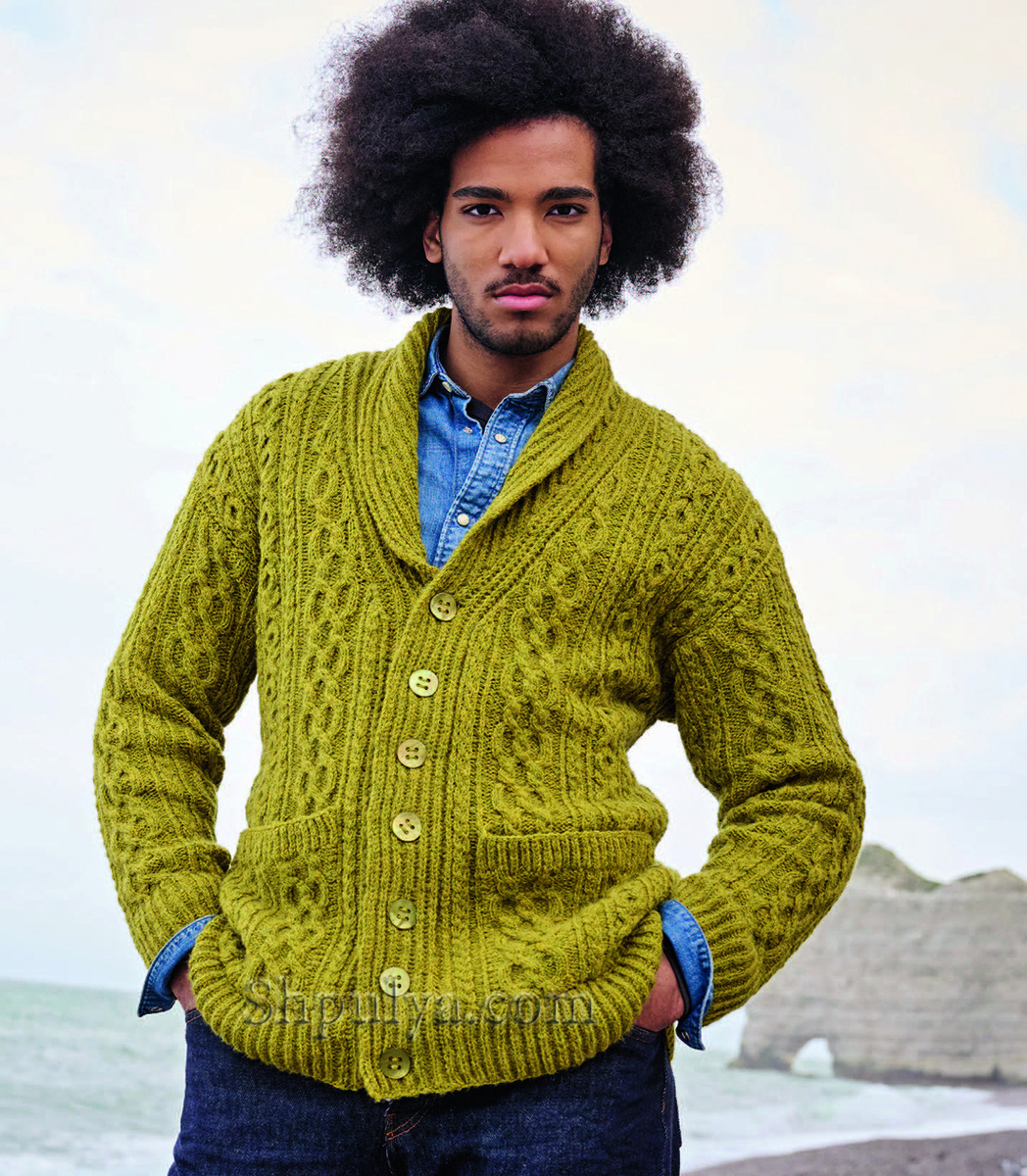 Вязаный мужской кардиган с шалевым воротником, карманами и «косами»