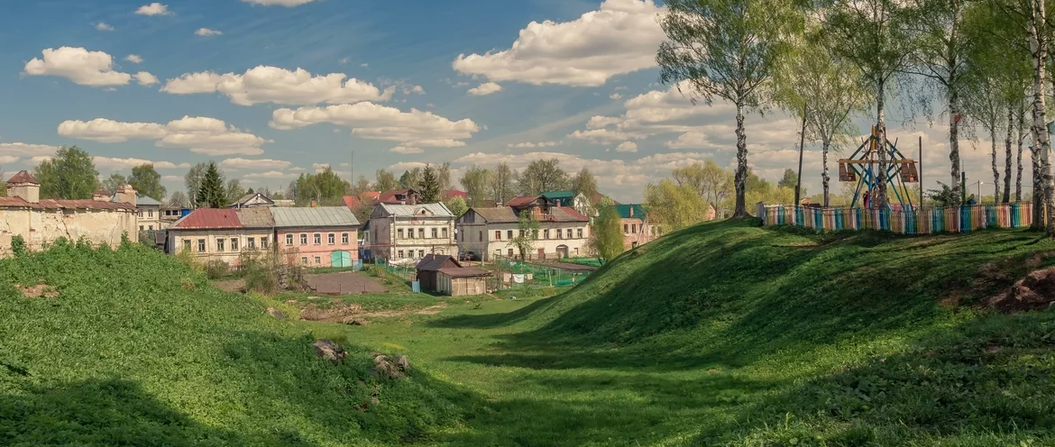 Старый взвоз на реке Ухтомке (село Вятское, Ярославская область)