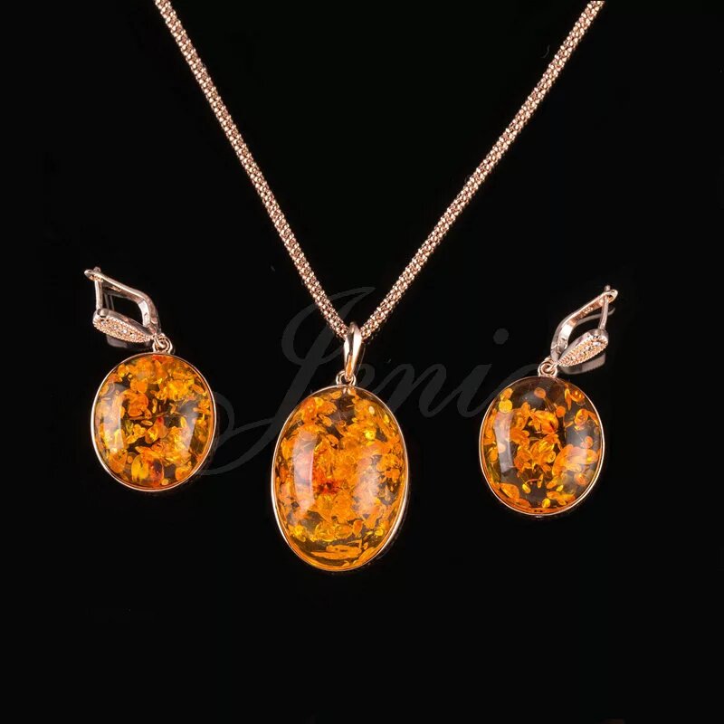 Вот такой, примерно, гарнитурчик, мы подарили Оле... Яндекс-фото