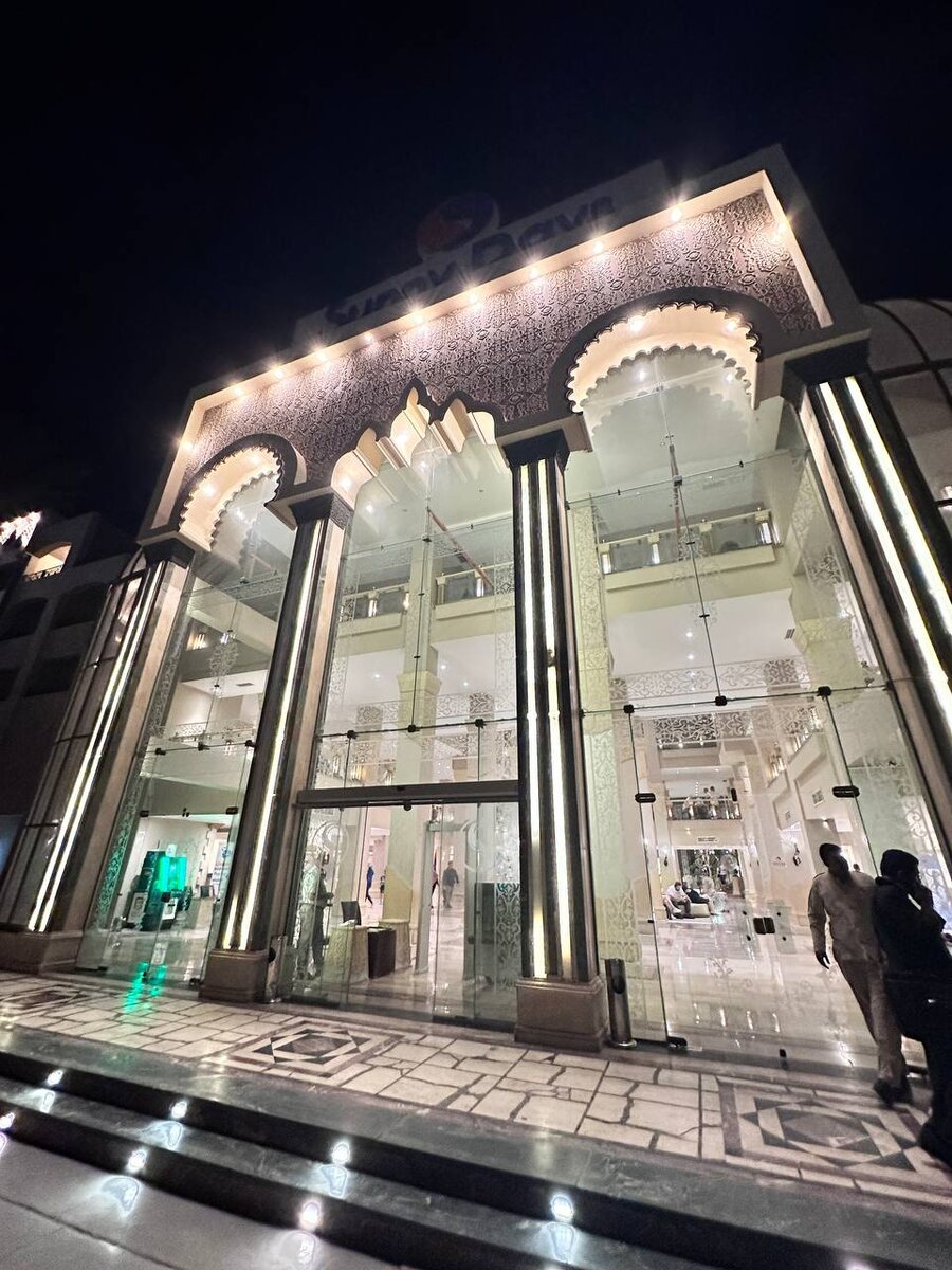 Главный вход в отель