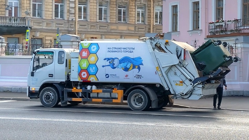 Когда можно не платить за вывоз коммунальных отходов собственнику квартиры или дома, если он там не живет