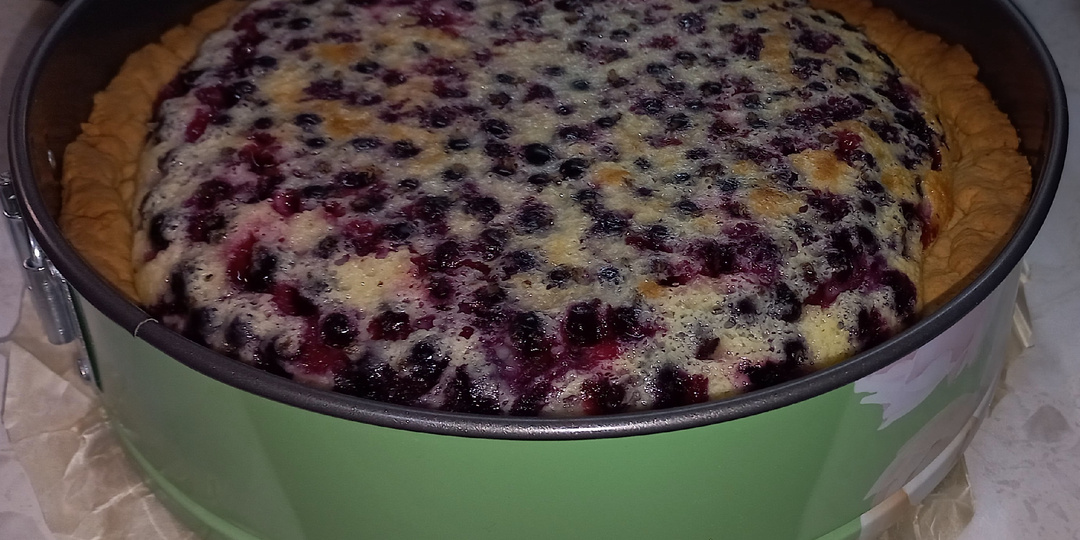 Пирог со сметанной заливкой.