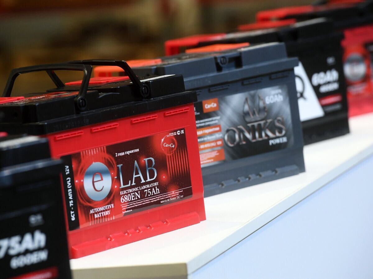    Аккумуляторы.© РИА Новости . Максим Богодвид