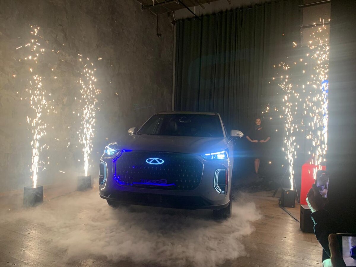 Официальная премьера нового Chery Tiggo 9 для российского рынка состоялась накануне, 14 ноября, в Москве. На ней побывали наши коллеги из издания «5 Колесо», где узнали все подробности о флагманском вседорожнике Chery.