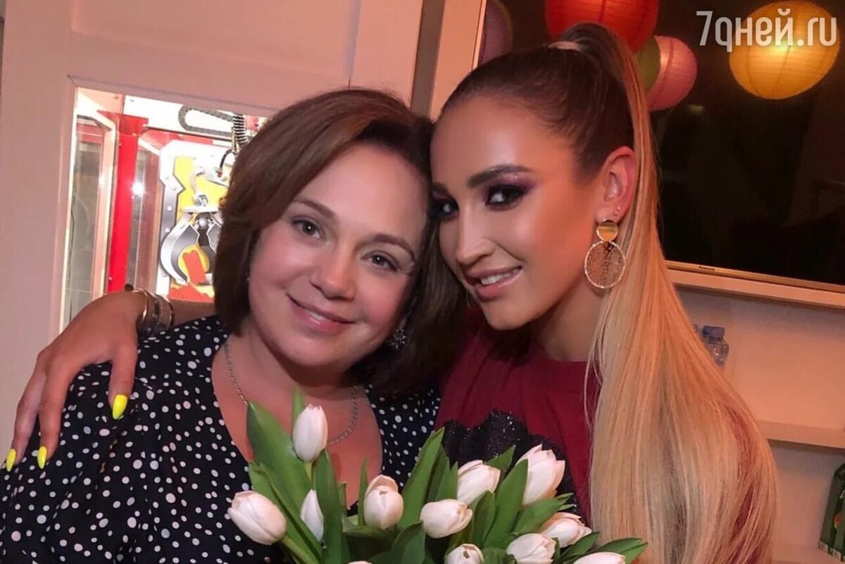    Ольга Бузова с мамой Соцсети