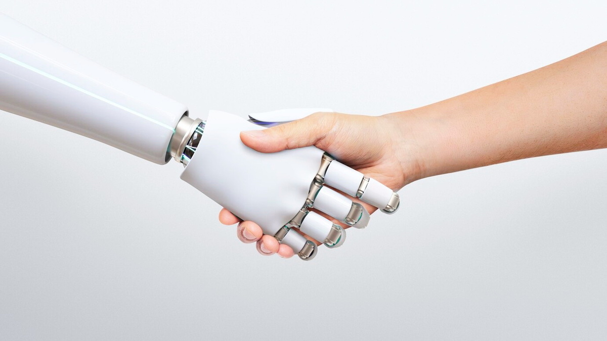    Робот Макс поможет югорчанам решить важные вопросы